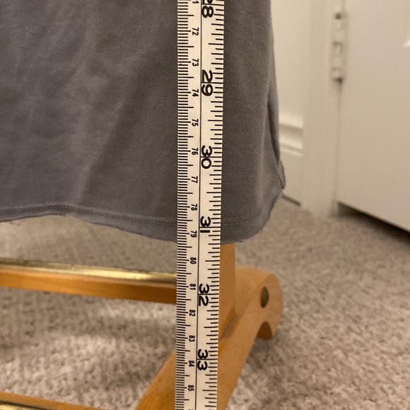 Linq - designed in LA - over the bottom shirt/ sweater - Picture 9 of 13